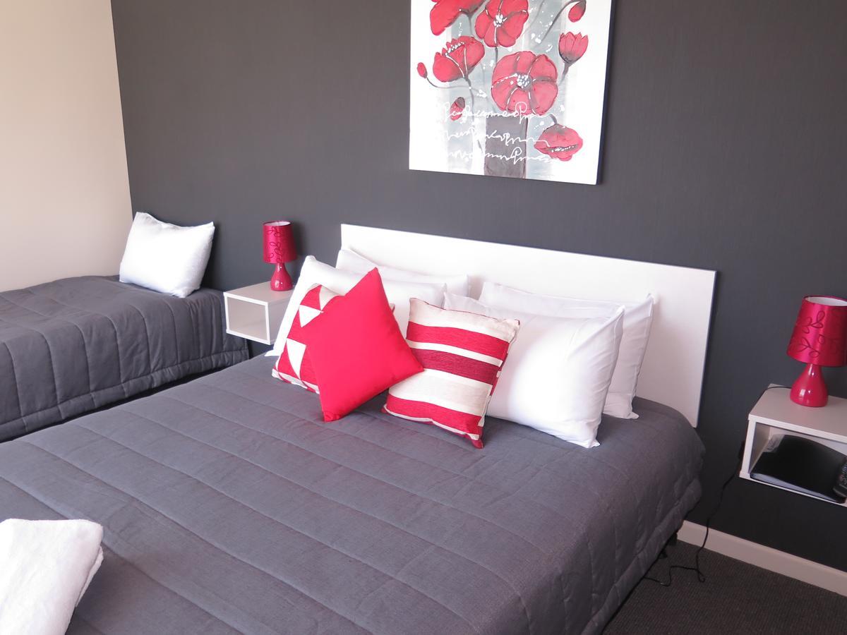 Wheels&Reels Accommodation Mossburn Buitenkant foto