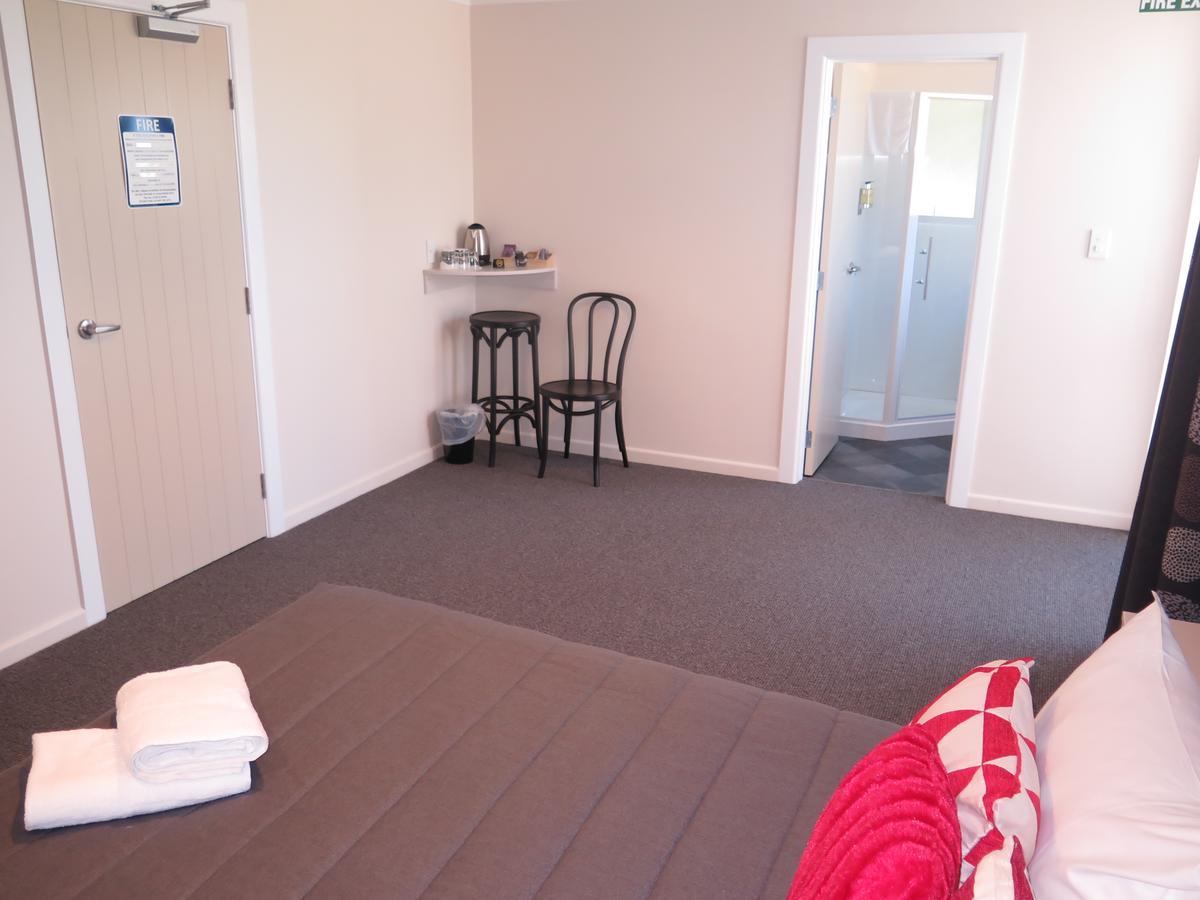 Wheels&Reels Accommodation Mossburn Buitenkant foto